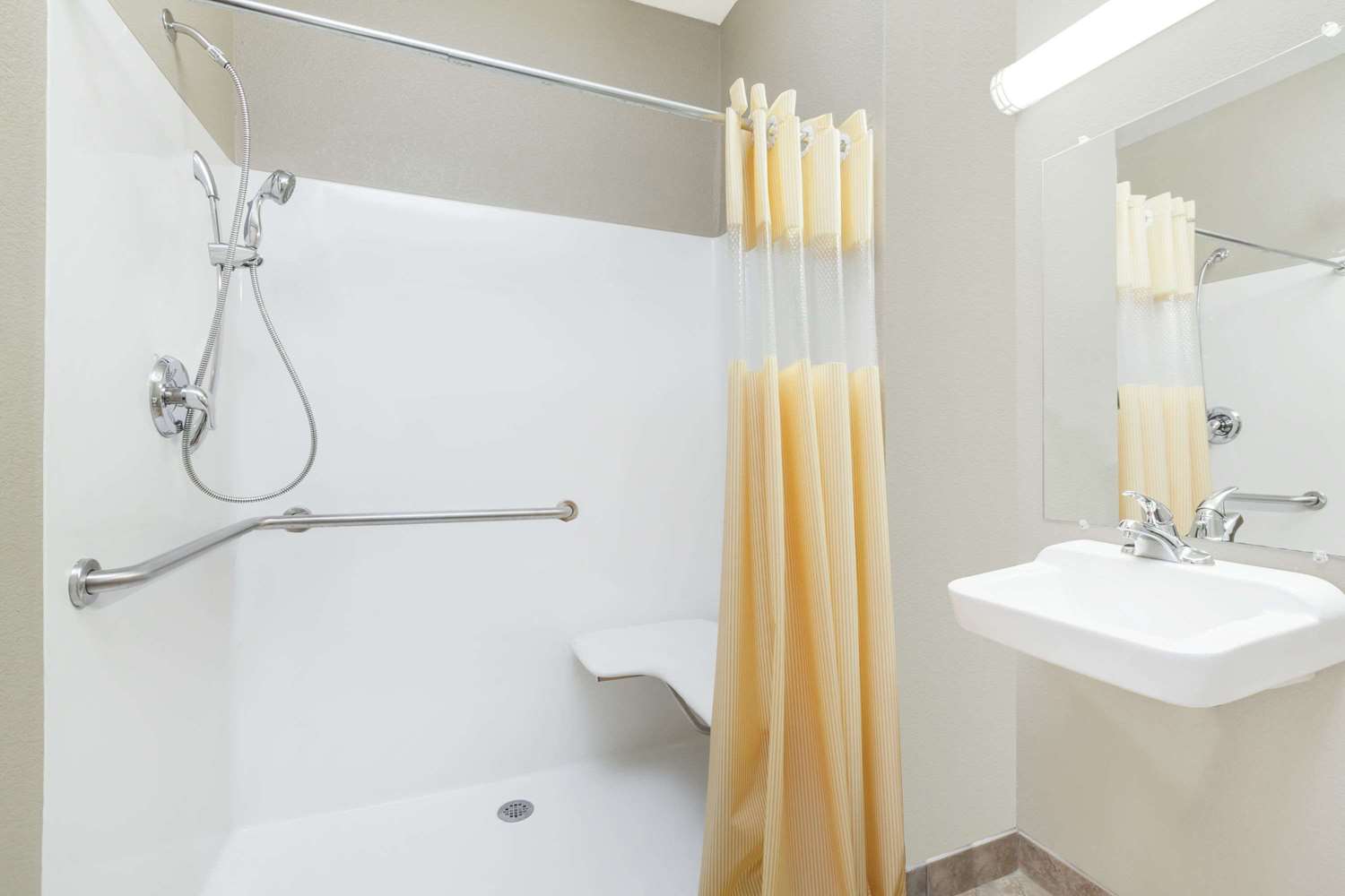 Days Inn And Suites Marquez 9/9