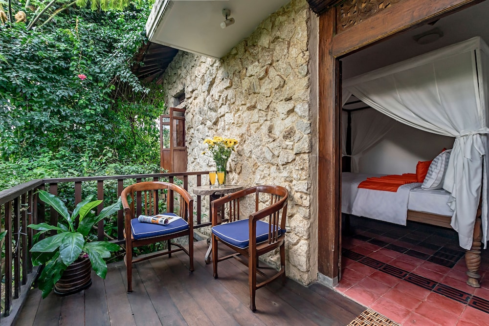 Villa Mulyono 16/28