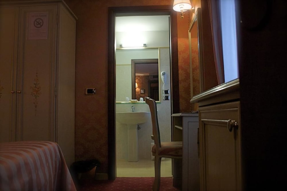 Hotel Lux 18/43