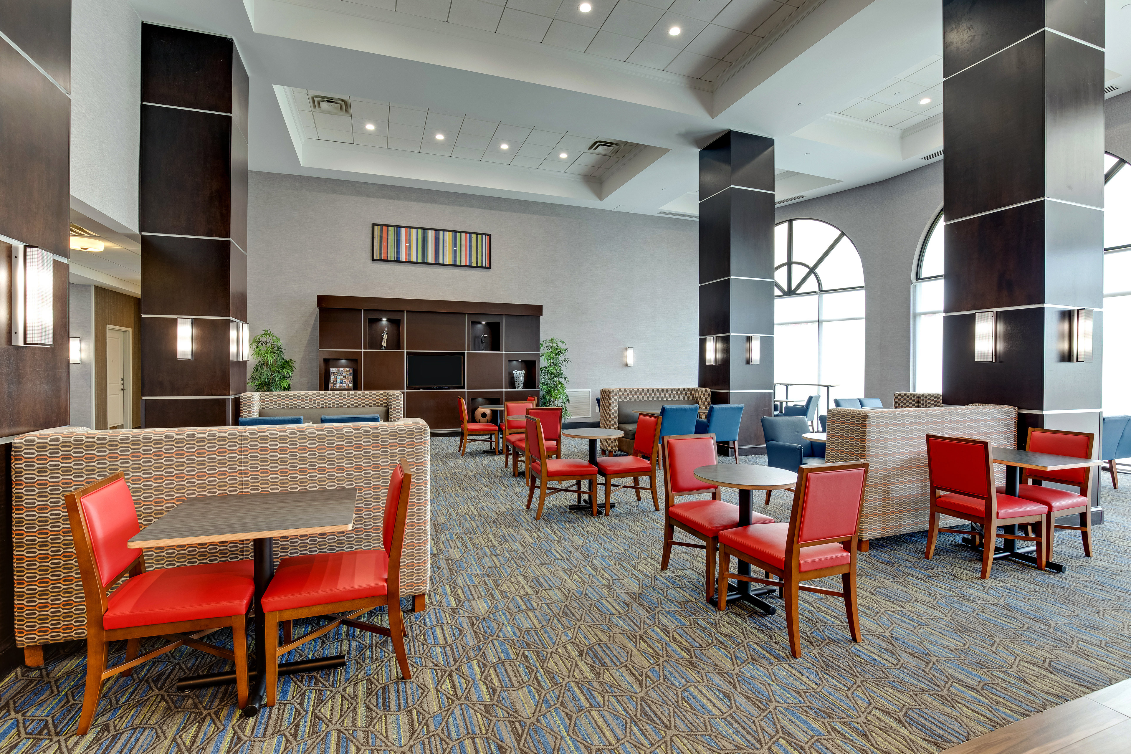 Holiday Inn Express Hotel and Suites Nashville-Opryland 50/64