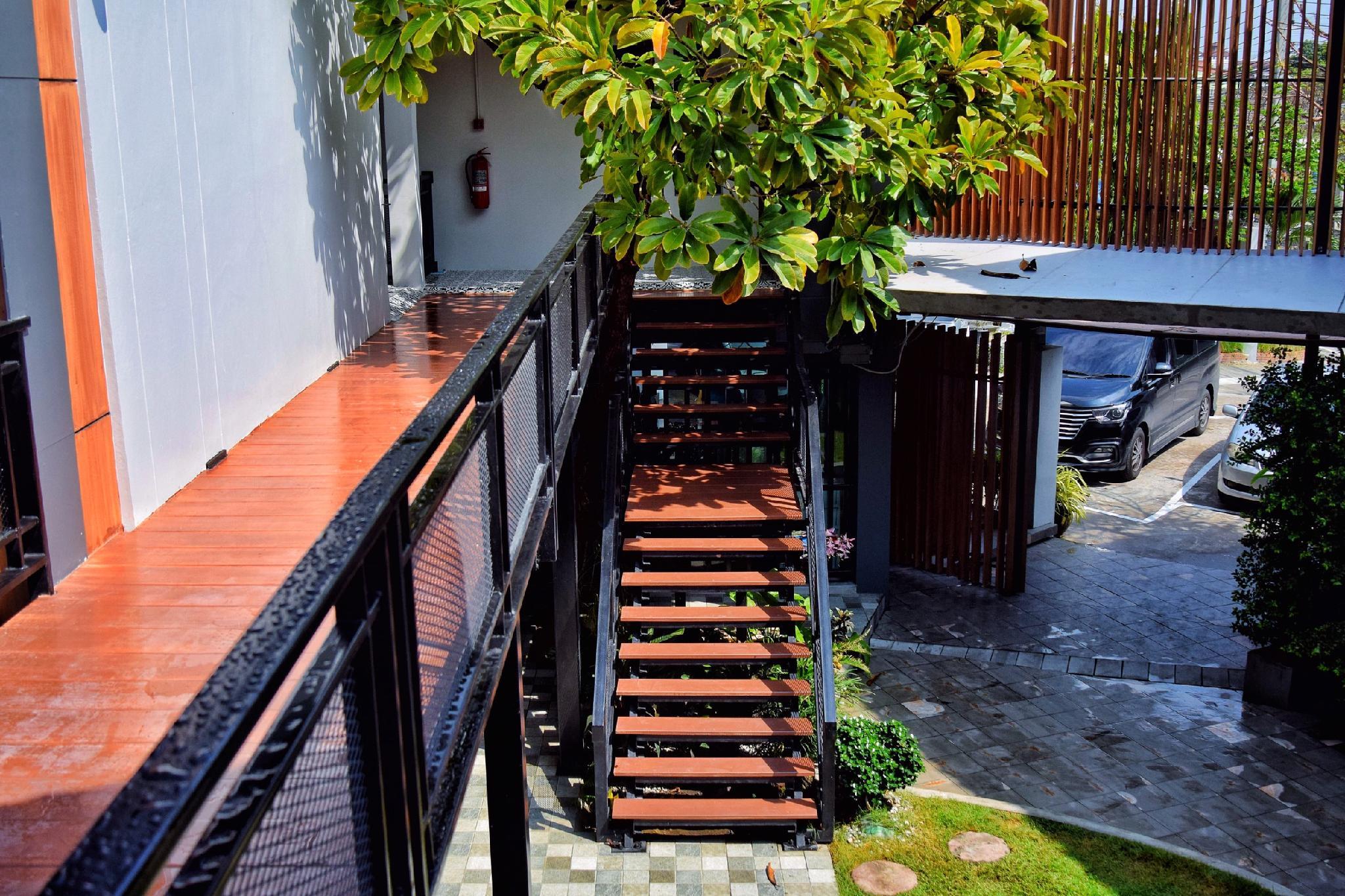 Z2 Boutique Hotel 52/56
