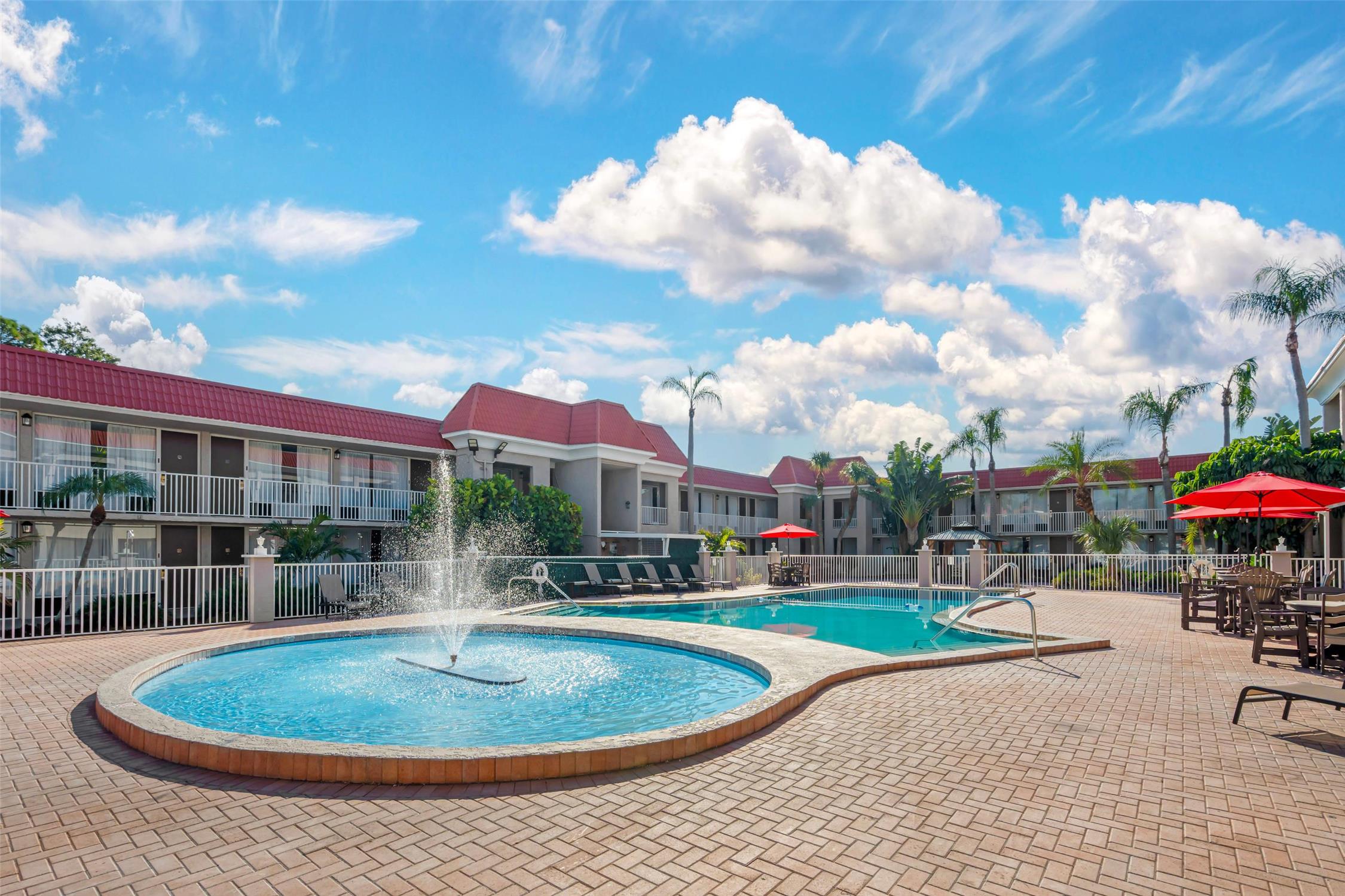 Quality Inn & Suites Conference Center 30/32