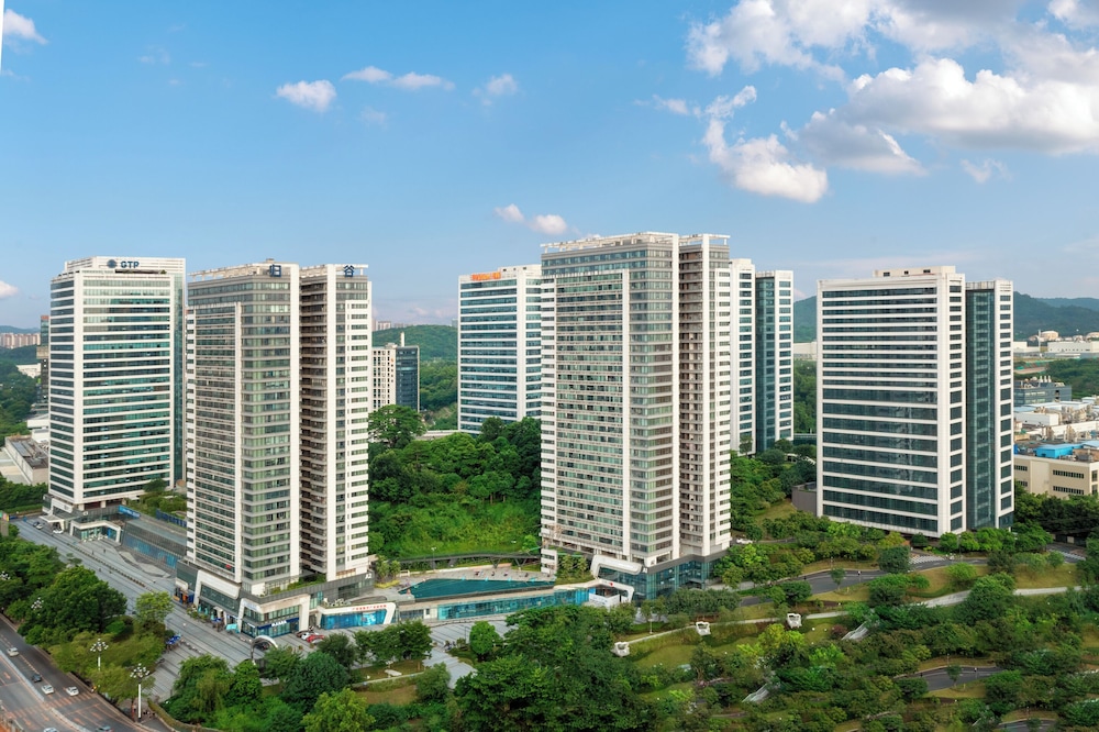 ECHIC HL (Guangzhou Baoneng Performing Arts Center Luogang Wanda Plaza) 46/51
