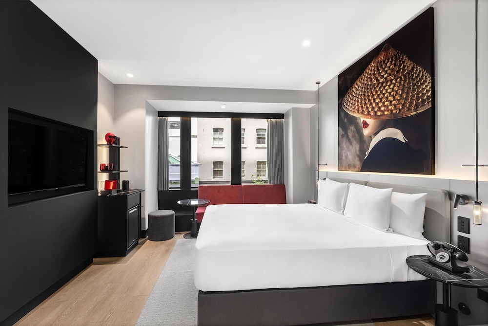 Radisson RED Auckland 12/50
