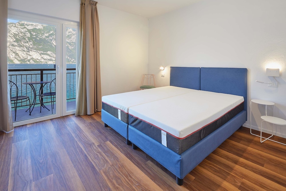 HOTEL PARADISO 23/59