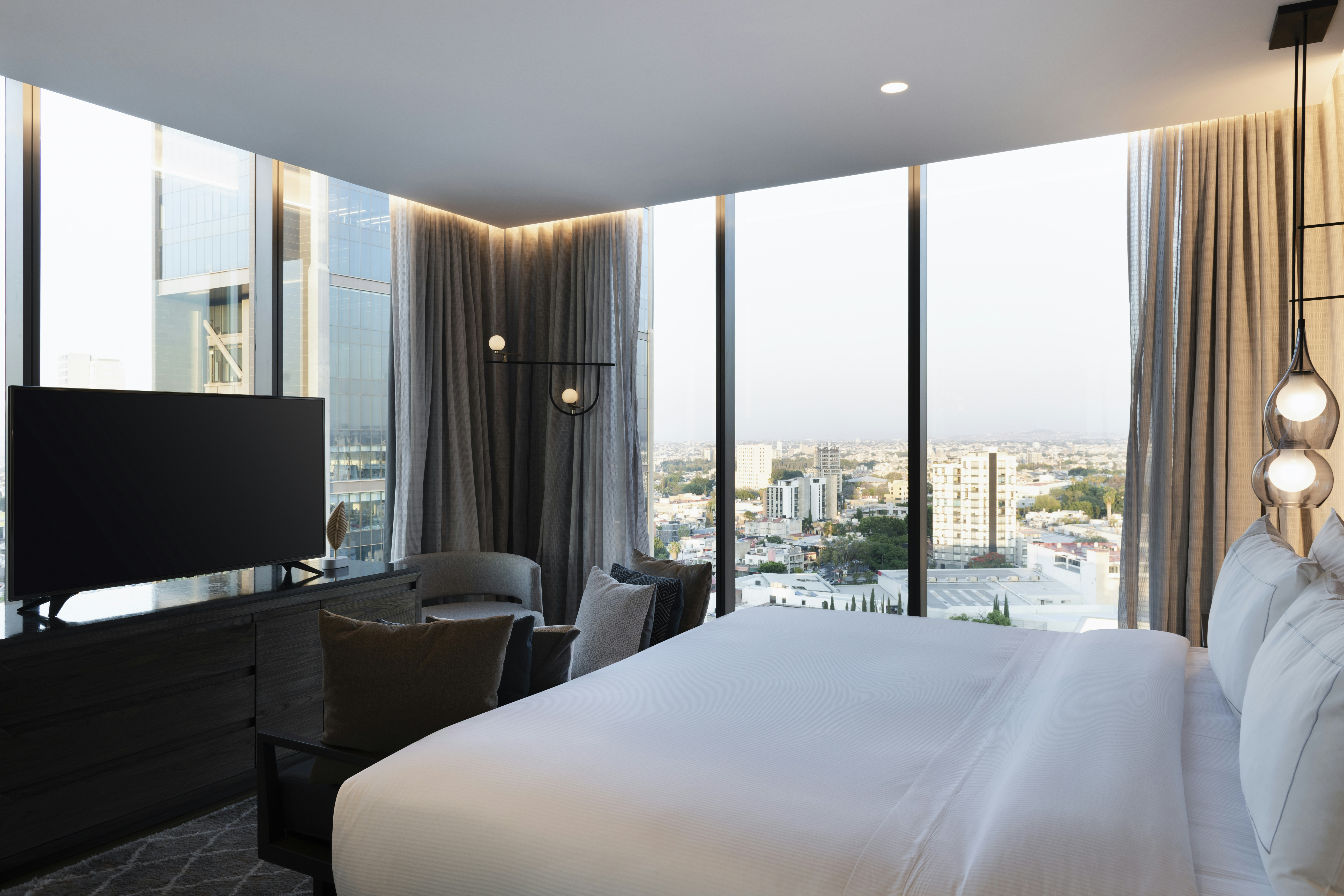 1 BEDROOM, PRESIDENTIAL, SUITE, KING BED