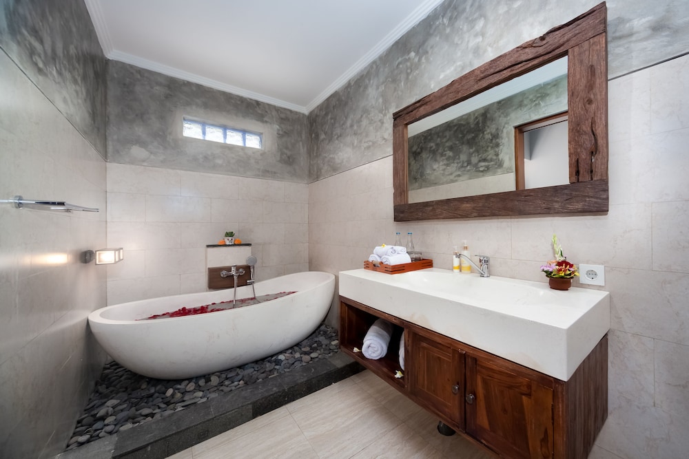Kusuma Living and Villa Seminyak 55/56