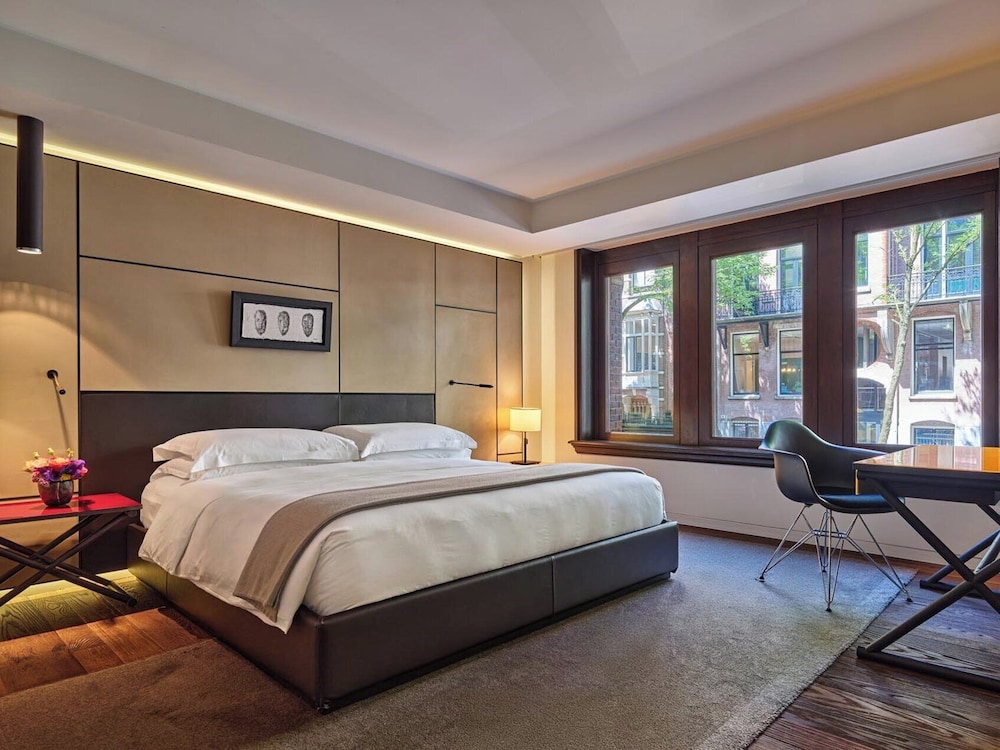 2 Bedrooms, Garden, Suite, King and Twin Beds