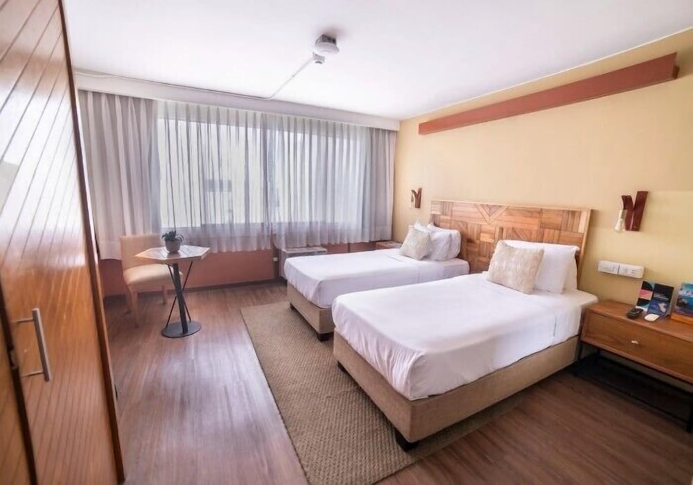 STANDARD, TWIN BEDS, PRIVATE BATHROOM