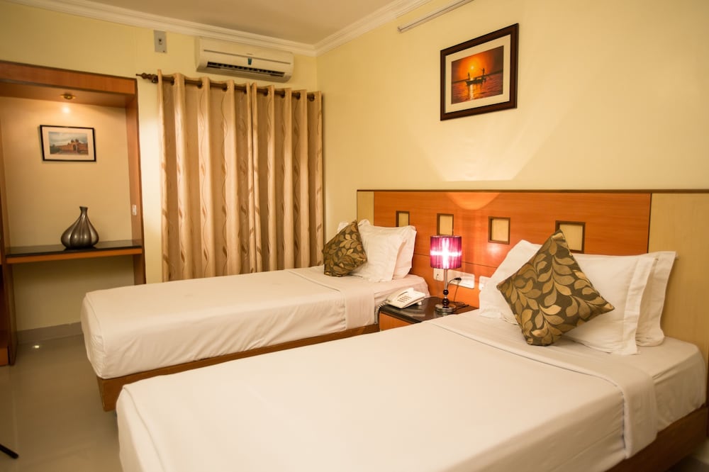 TAZ KAMAR INN 11/41