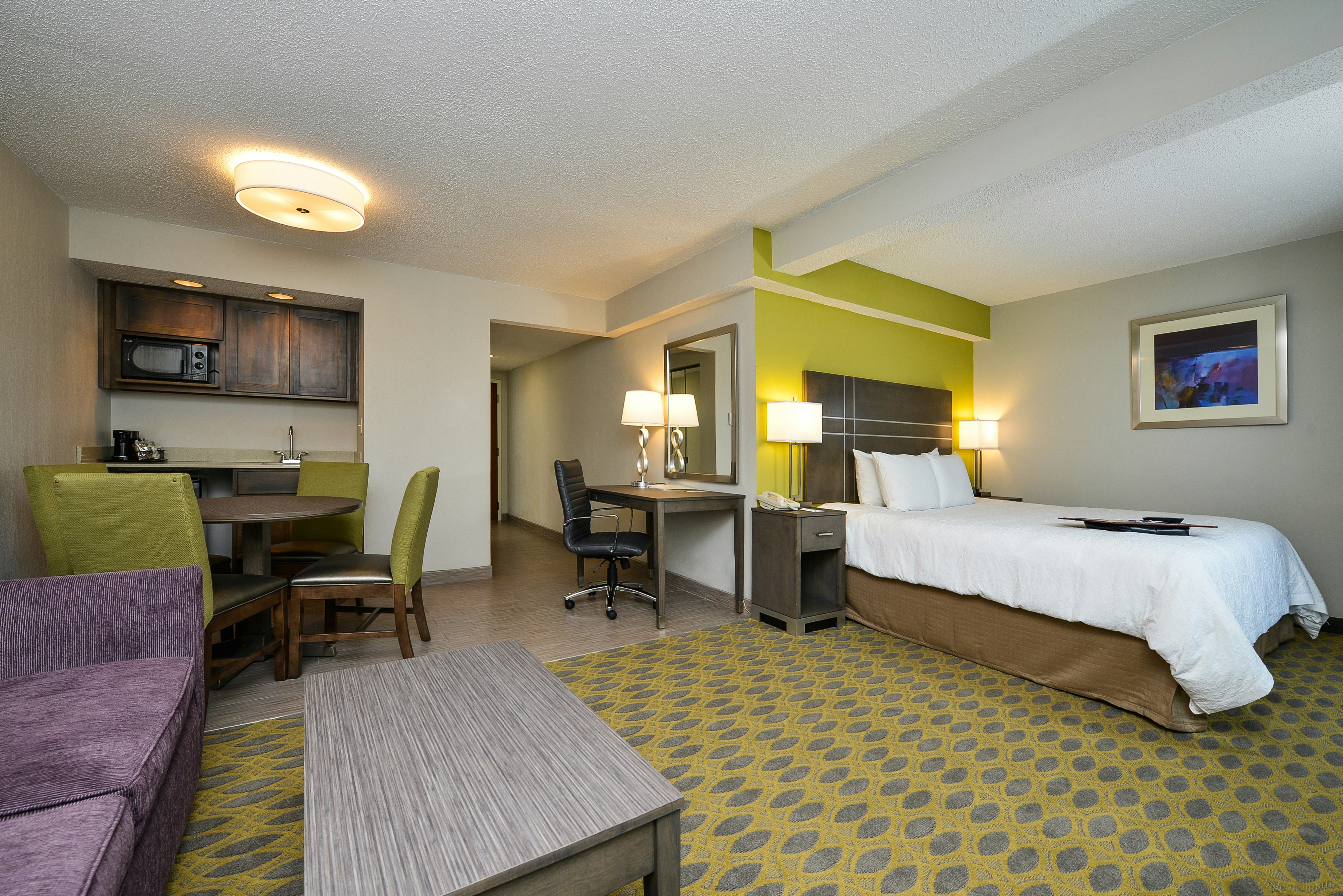 JUNIOR SUITE, KING BED, SOFA