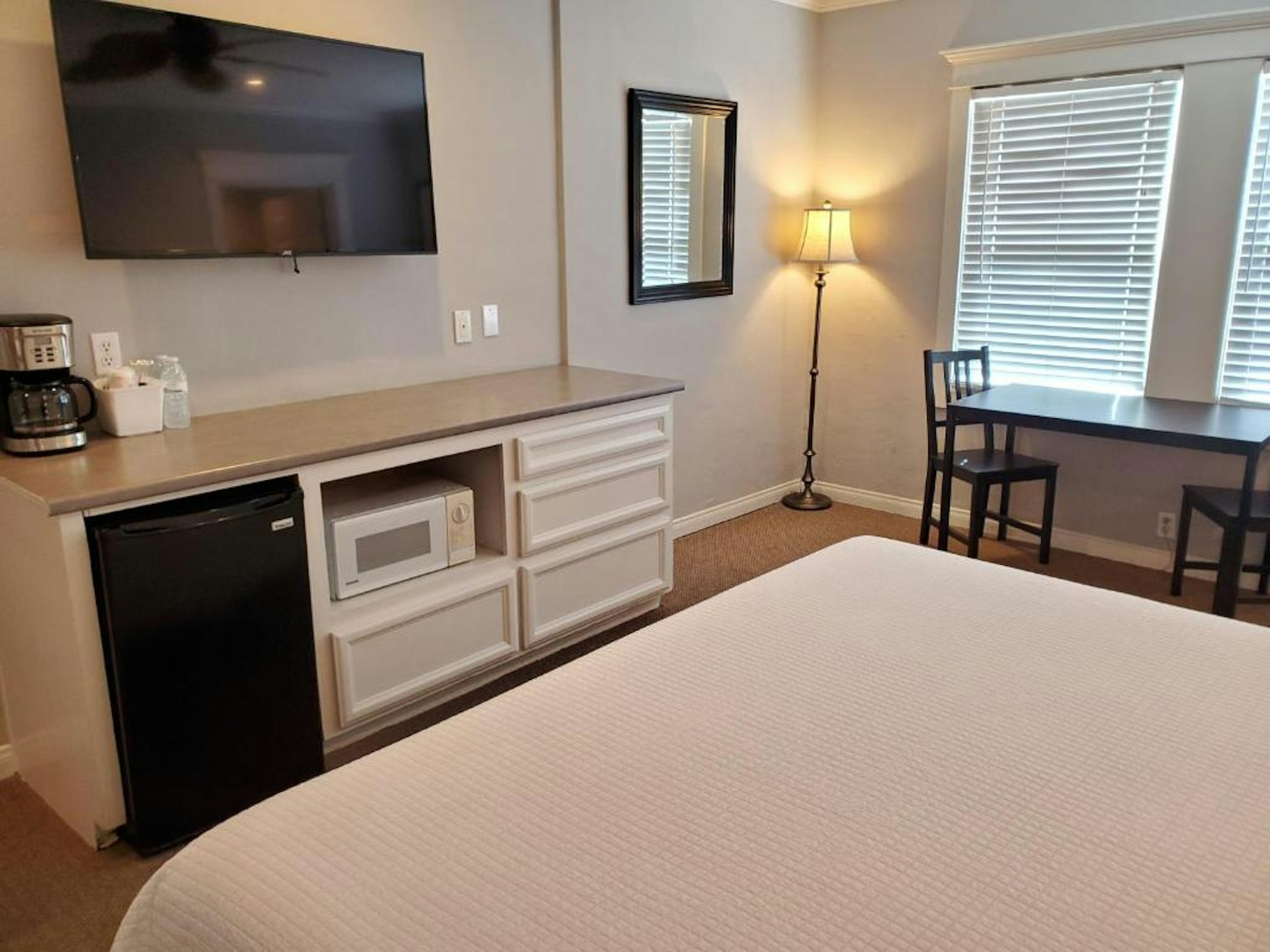 Coronado Inn 33/43