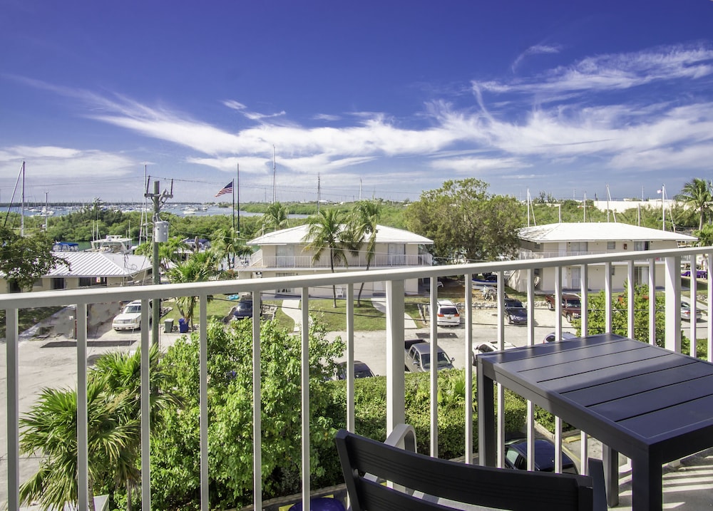 Skipjack Resort Marina 11/70
