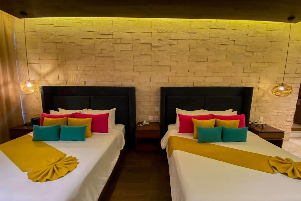 Junior Suite, 2 Double Beds, Ocean View, Balcony