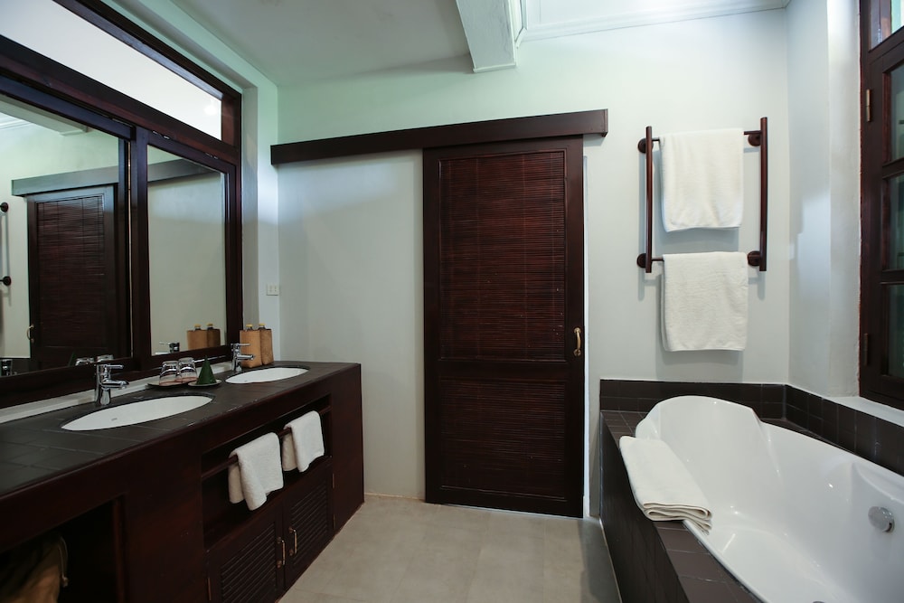 THE APSARA RIVE DROITE 47/50