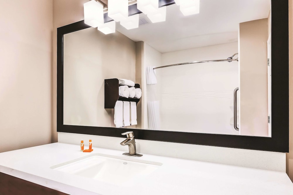La Quinta Inn & Suites by Wyndham Rockport - Fulton 13/46