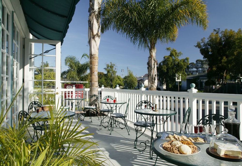 Lavender Inn By The Sea 40/45