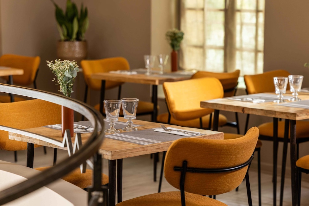 restaurant cafeteria