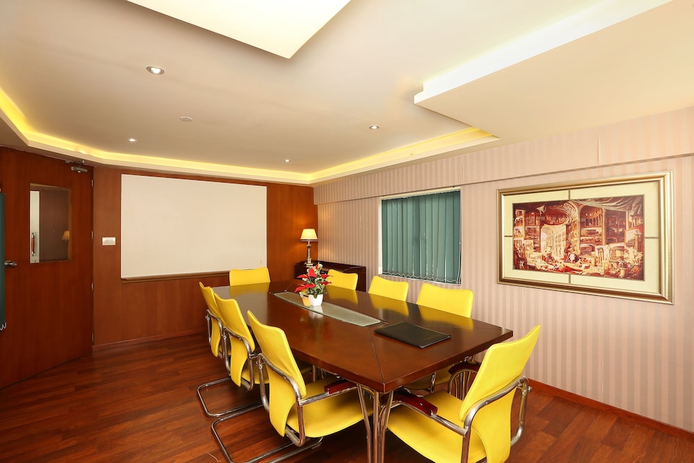 Treebo Select Cochin Legacy 35/48