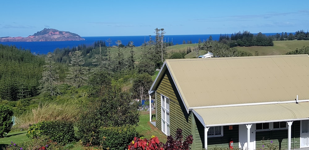 Seaview Norfolk Island 8/50