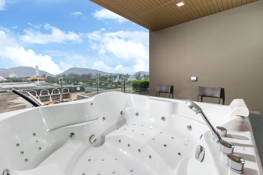 The Charm Resort Phuket 6/50