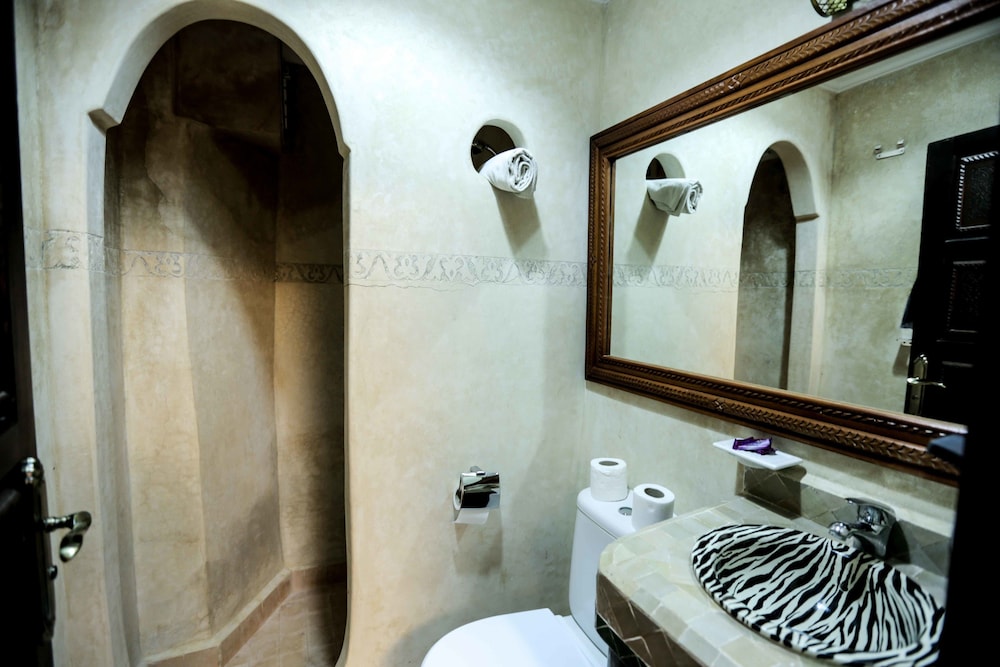 Riad Nakhla 24/62