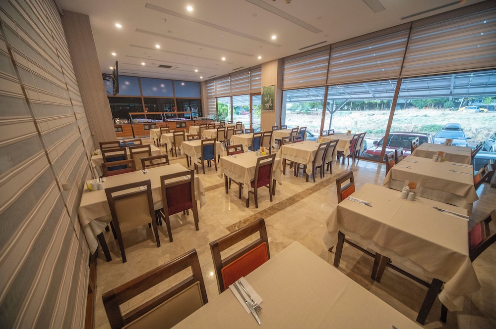 Grand Itimat Hotel 49/60