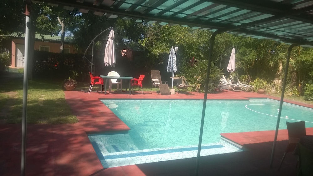 Gloria Apos S Bed And Breakfast 20/50