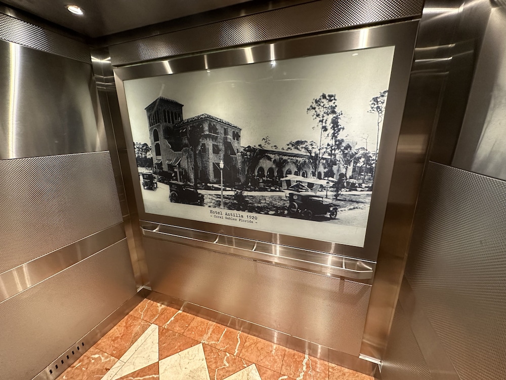 Chateaubleau Hotel 42/61