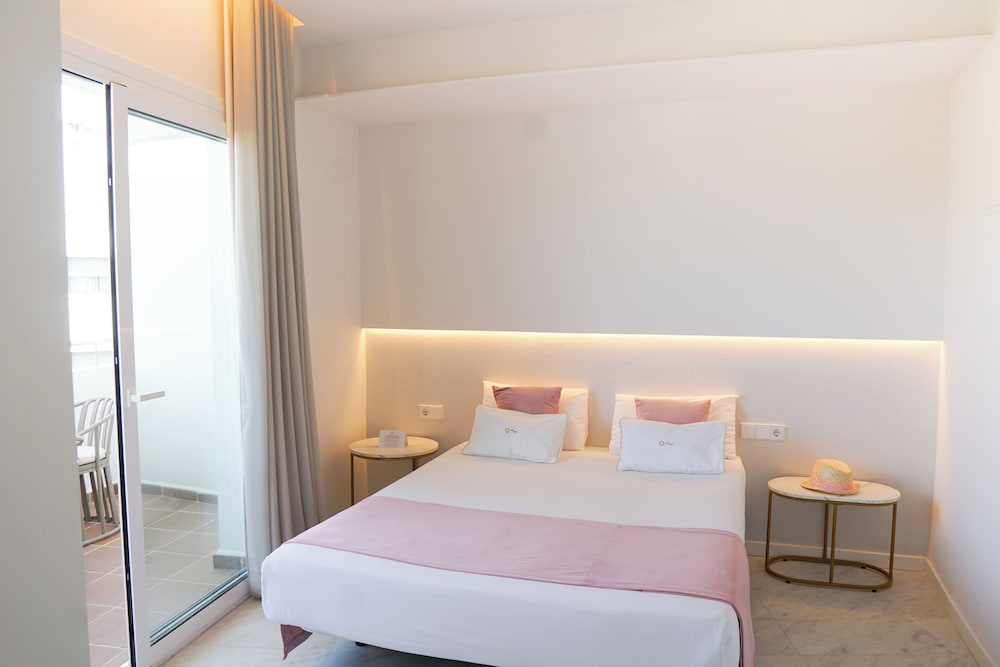 Premium, Double Bed, Balcony