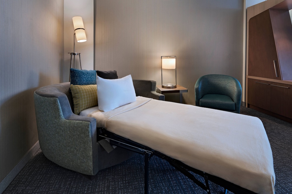 Courtyard By Marriott Jackson Madison 11/48
