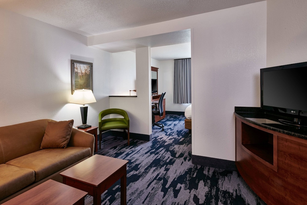 Fairfield Inn Detroit Livonia 10/21