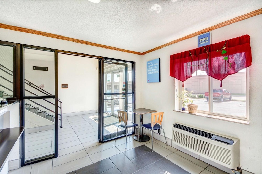 Motel6 Wichita, Kansas 37/57