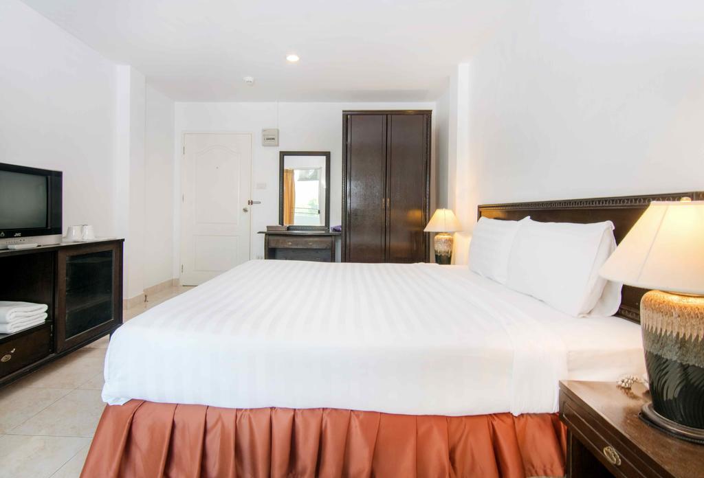 Standard, Double or Twin Bed