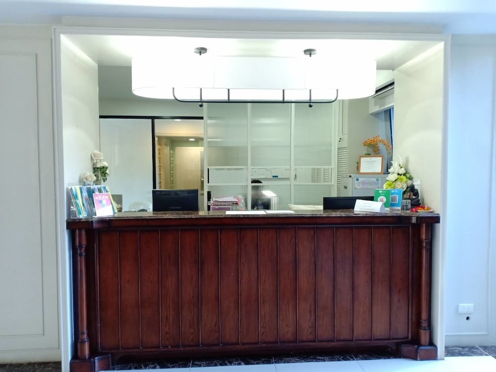 DLUX Condominium 5/44