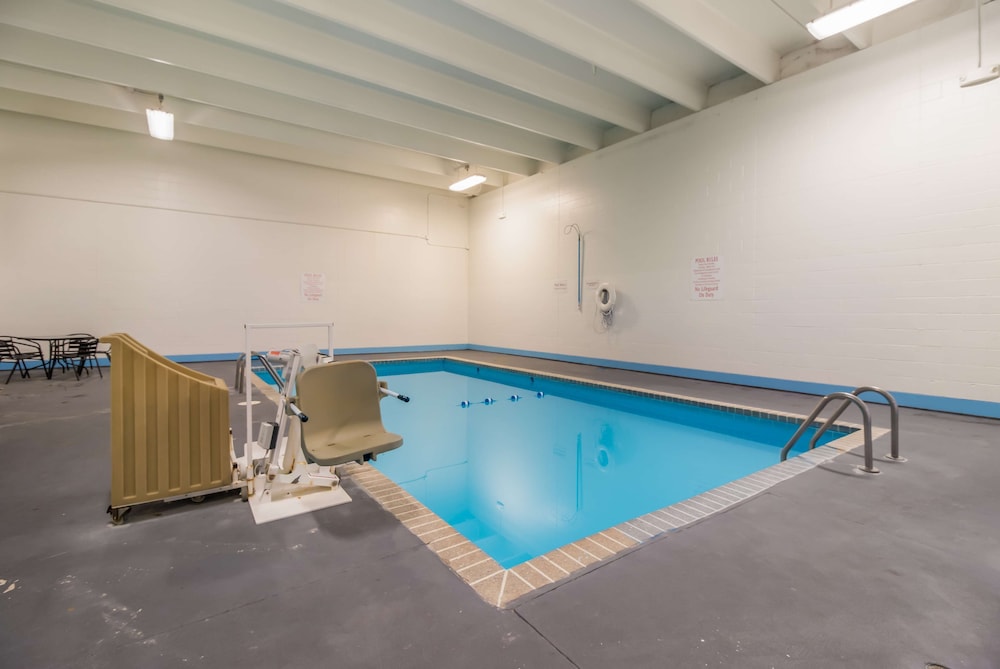 Park Inn by Radisson, Fargo West Acres 26/51