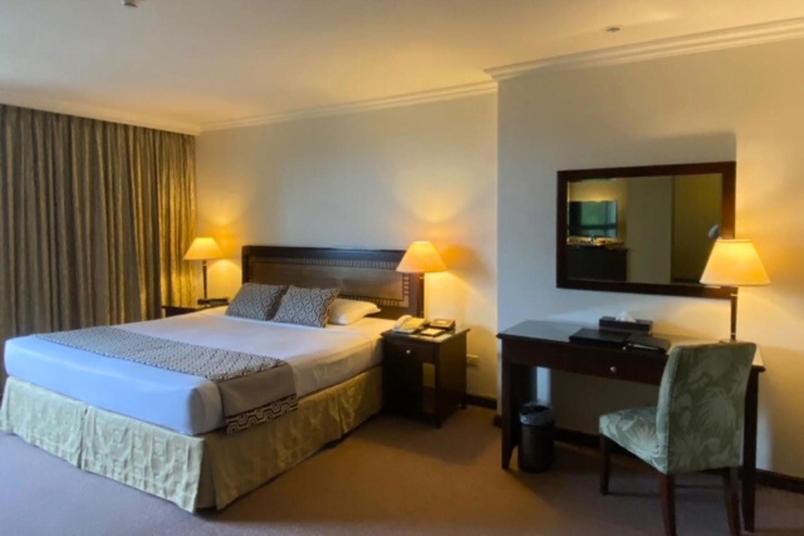 Room at Herald Suites Solana, MAKATI