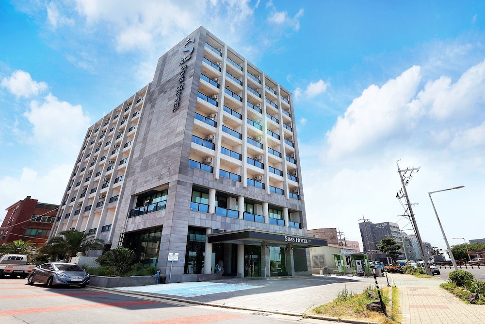 Sims Hotel 9/48