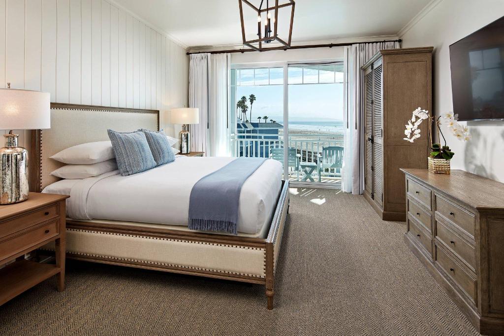 1 Bedroom, Pacific, Suite, King Bed, Ocean View, Sofa, Balcony