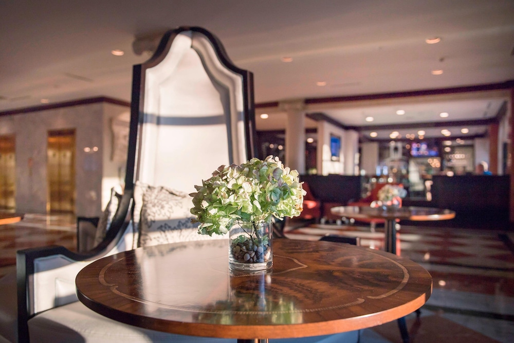 THE SIENA HOTEL, AUTOGRAPH COLLECTION 50/57