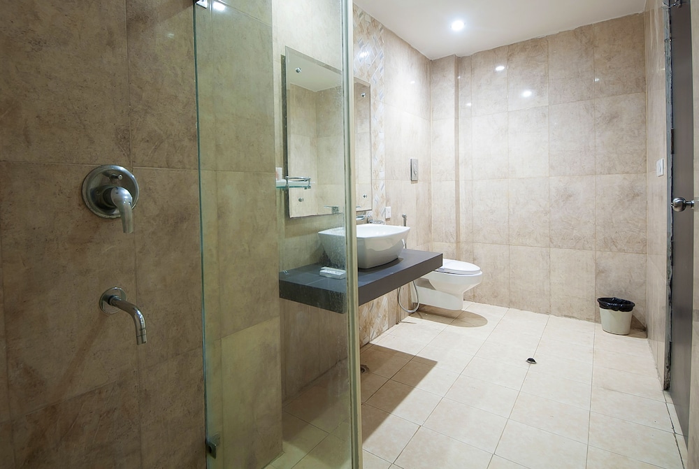 HOTEL APRA INTERNATIONAL 34/34