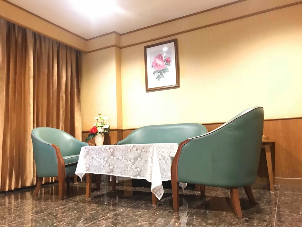 Diamond Plaza Hotel Suratthani 45/50
