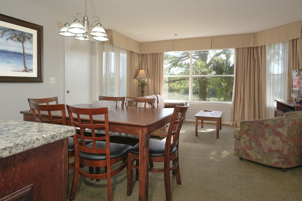 Parc Corniche Condominium Suites 38/62
