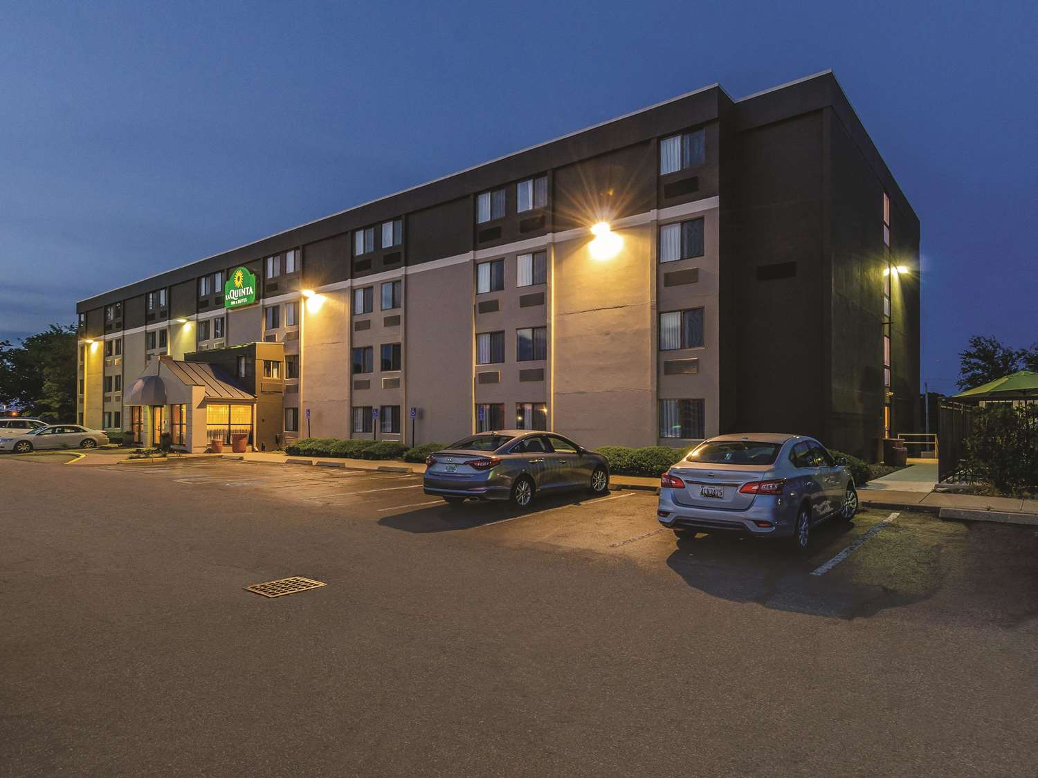 La Quinta Inn and Suites by Wyndham Warwick Providence Airport 27/29