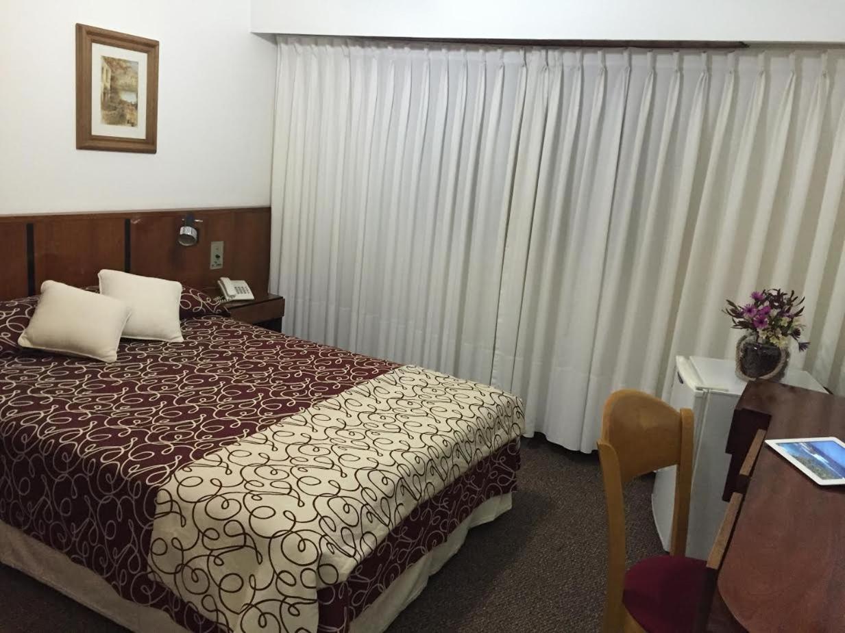 Hotel Morales 10/40