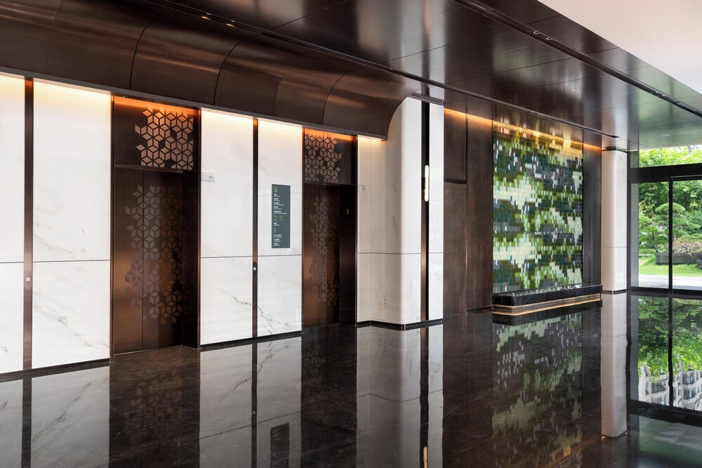 Holiday Inn Hotel & Suites Shanghai Changfeng by IHG 1/50