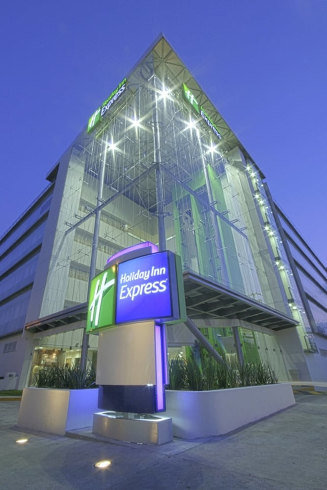 Holiday Inn Express Guadalajara Expo 1/72