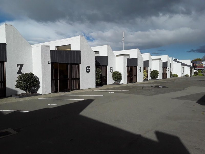 ASURE Sundowner Motel 33/35