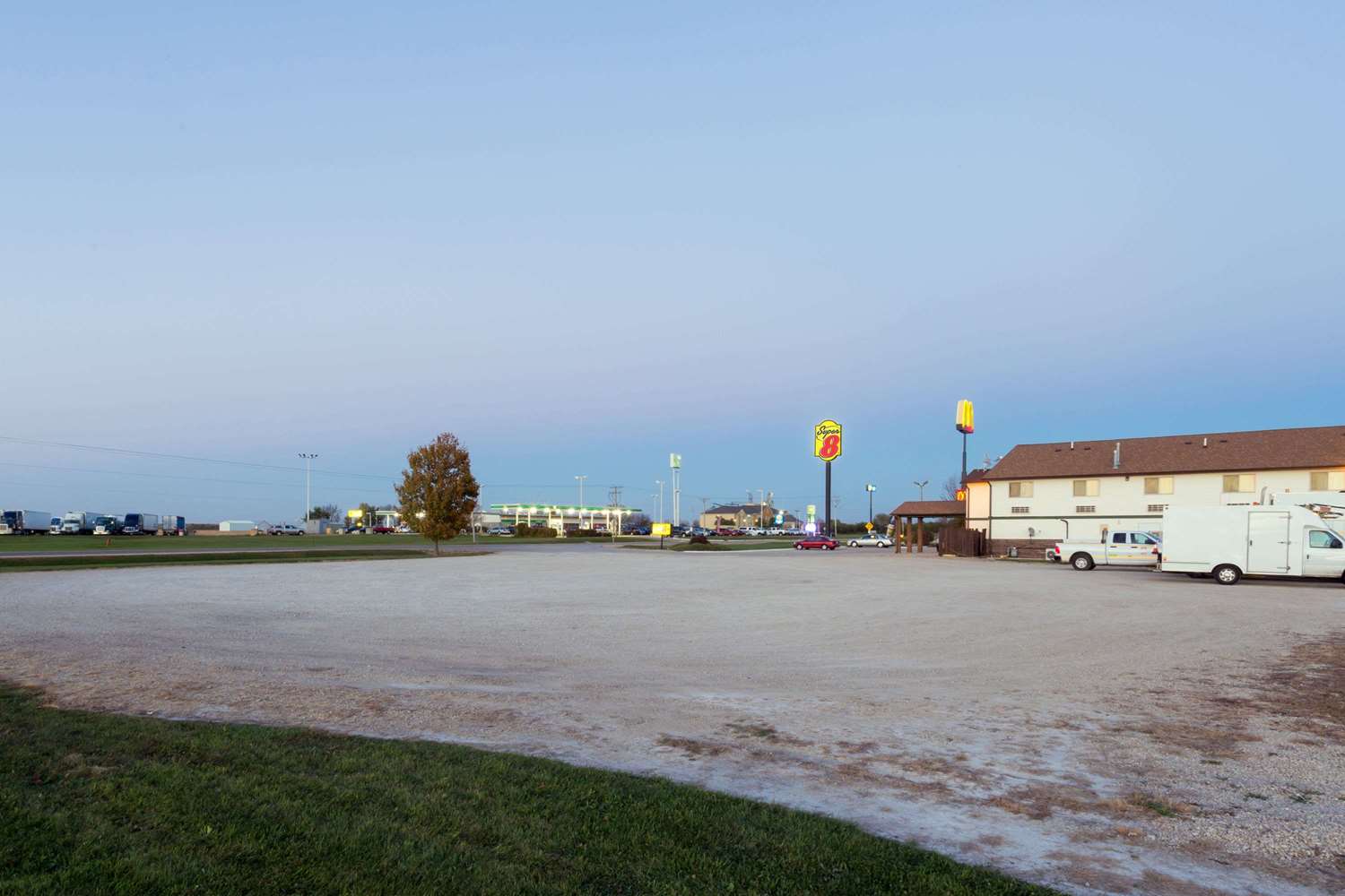 Super 8 By Wyndham Mendota 14/16