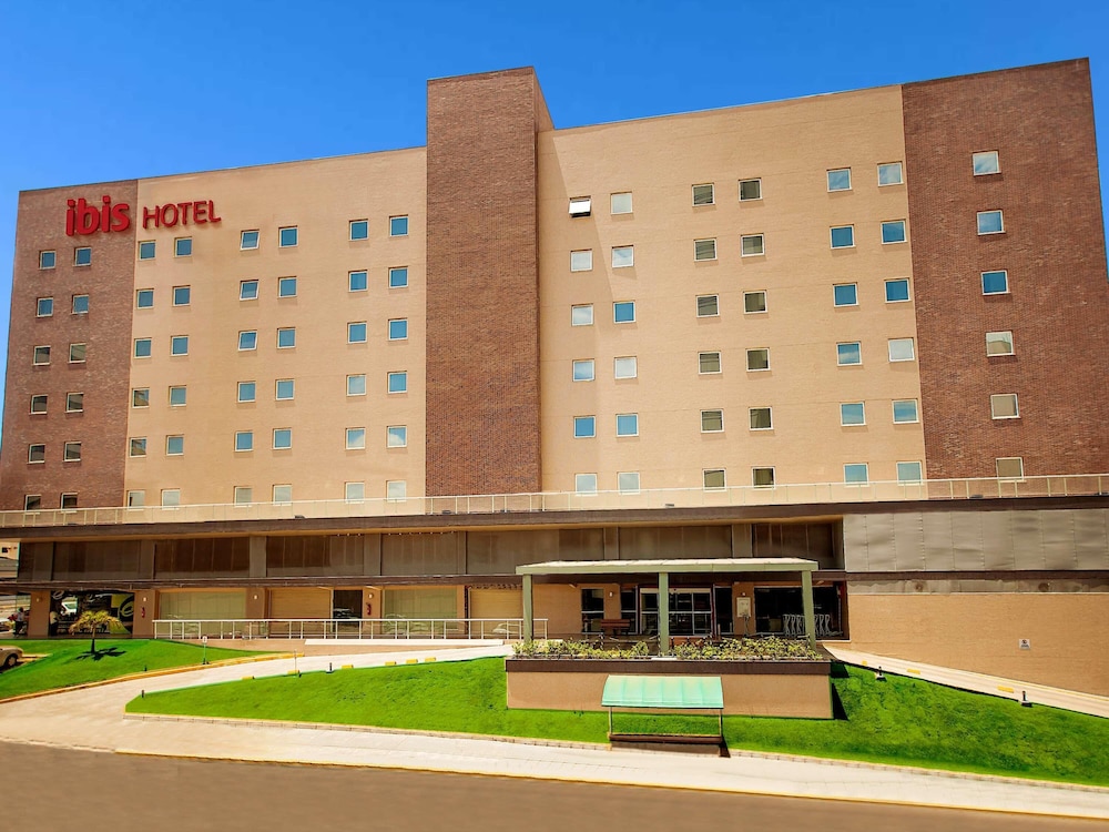 Ibis Sao Luis 9/64